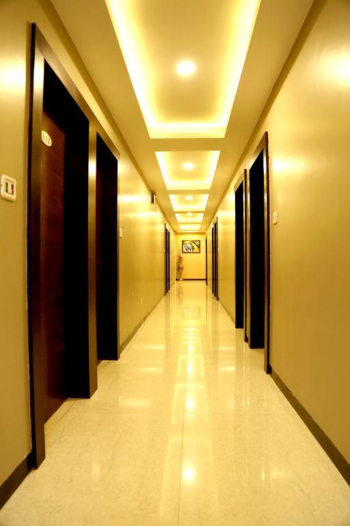 Hotel Shri Khedapati International Dewās Kültér fotó