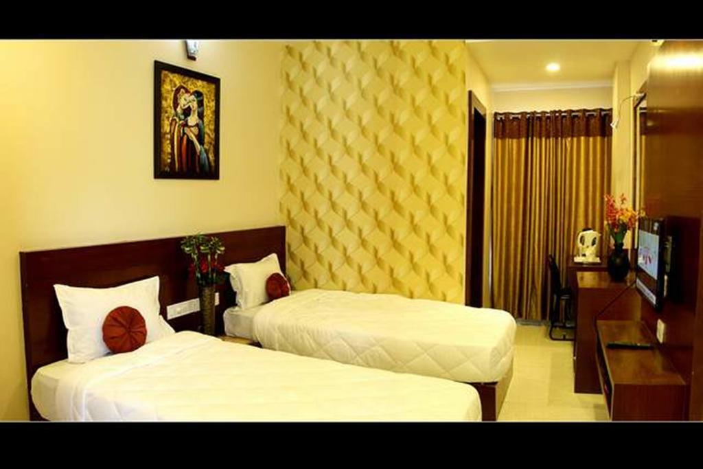 Hotel Shri Khedapati International Dewās Kültér fotó