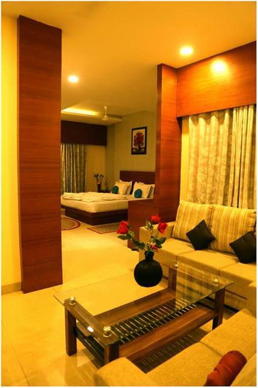 Hotel Shri Khedapati International Dewās Kültér fotó