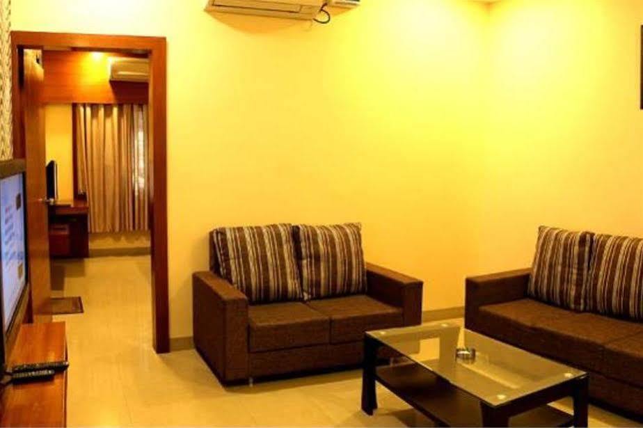 Hotel Shri Khedapati International Dewās Kültér fotó