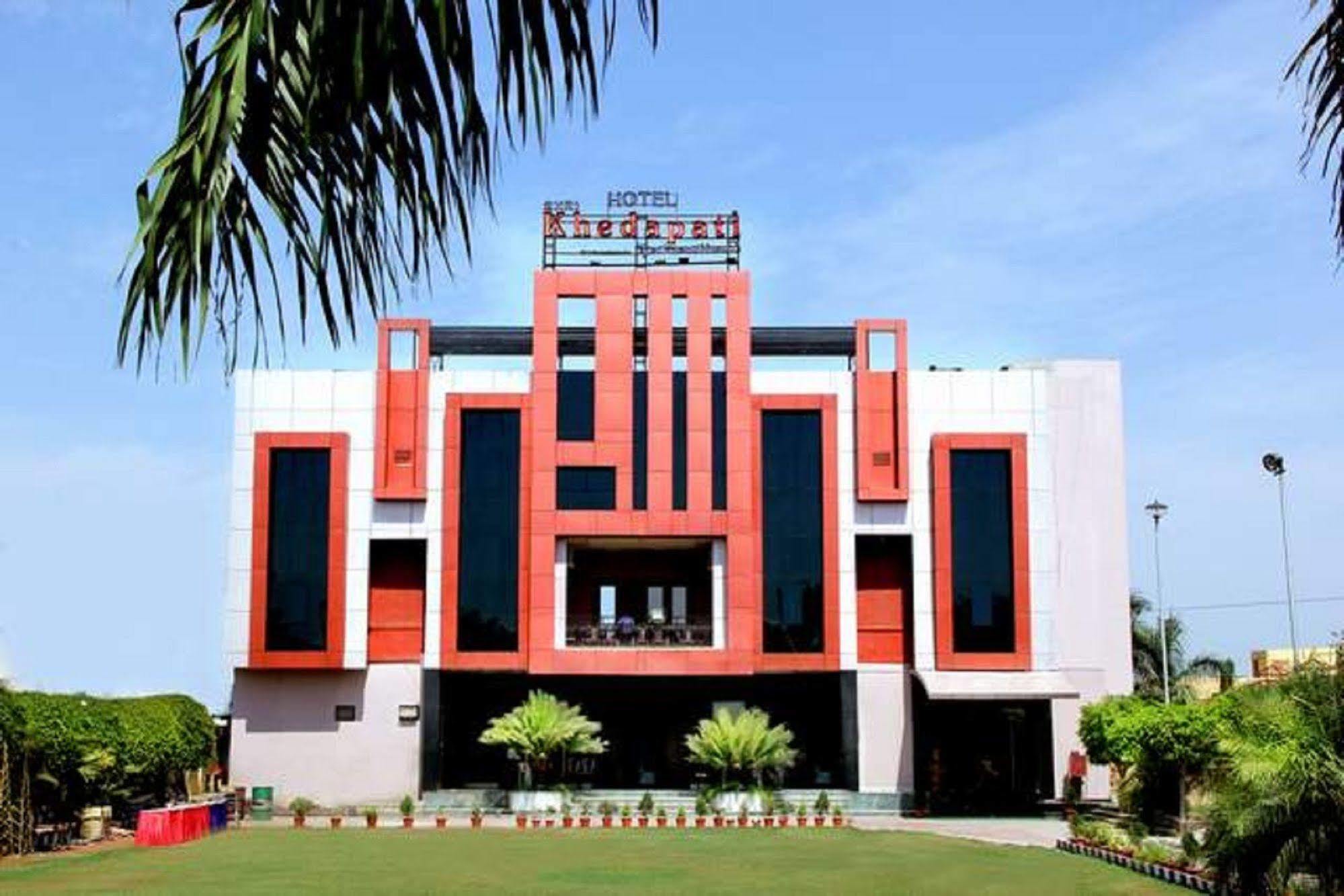 Hotel Shri Khedapati International Dewās Kültér fotó