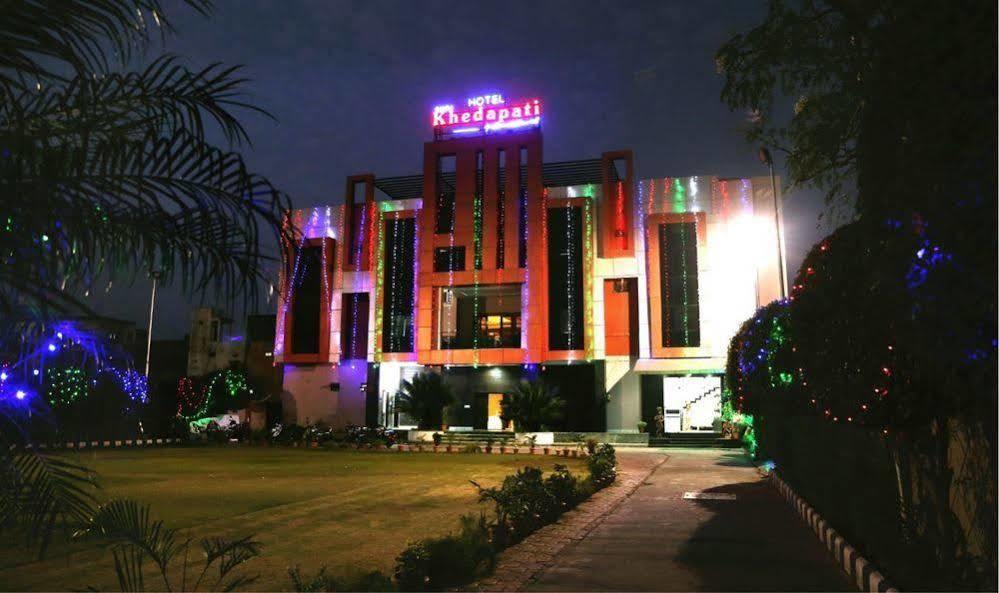 Hotel Shri Khedapati International Dewās Kültér fotó