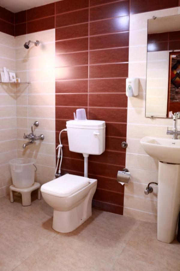 Hotel Shri Khedapati International Dewās Kültér fotó